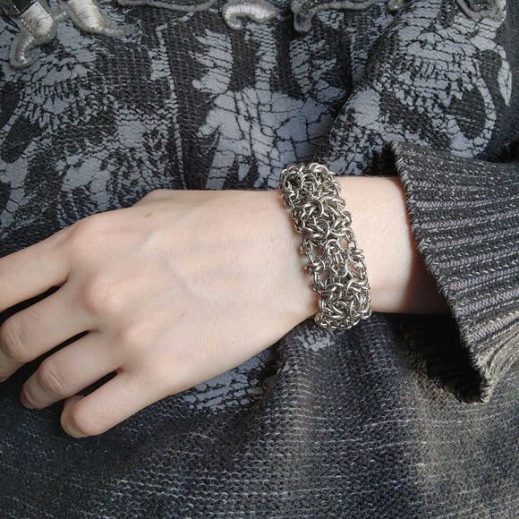Medieval Gothic Grunge chunky silver chainmail bracelet - Picture 4 of 14